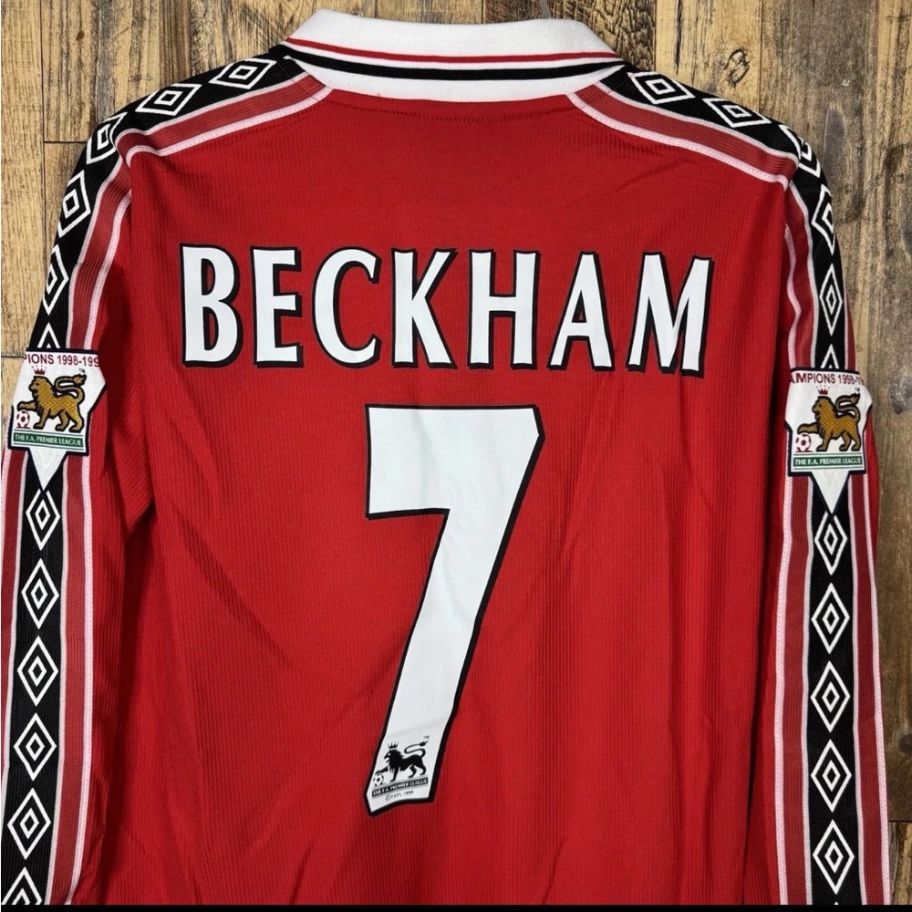 Red Soccer Jersey with Number 7 - Picture 3 of 7